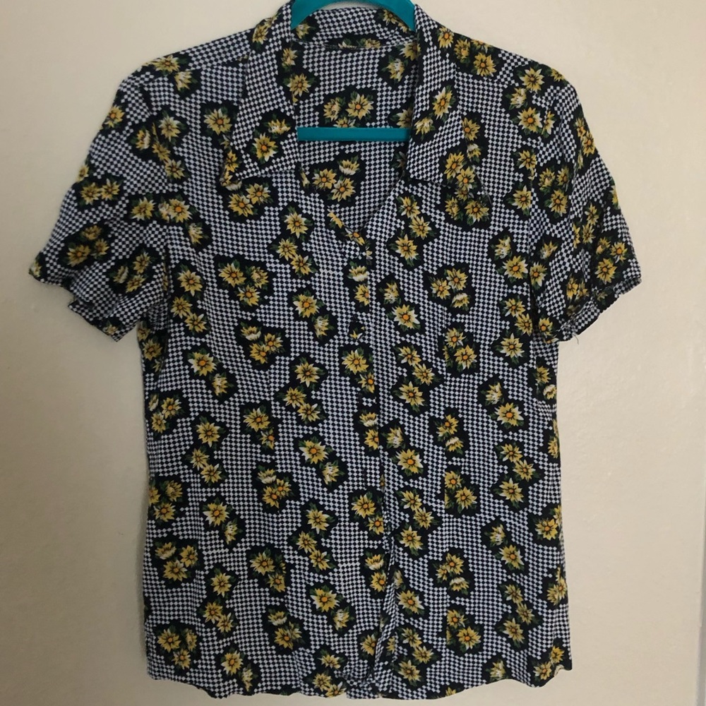 vintage sunflower summer button down top